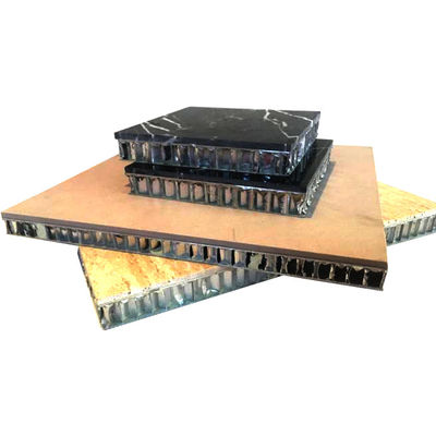 satın al Honeycomb Kompozit Panel PVDF Kaplama Sandviç Yolunda Yapışkanla Bitirilmiş En Fazla Uzunluğu 12m online manufacture
