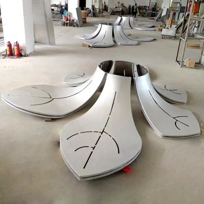 Ticari cephe dekorasyonu için özelleştirilebilir hiperbolik alüminyum metal paneli