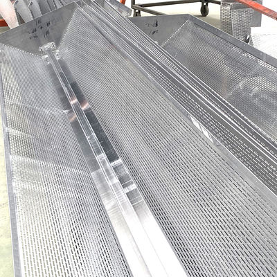 Anodize Lazer Kesim Desenleri Perforasyonlu Alüminyum Kaplama Panelleri Özel Kalıcı Bina Cephesi Dekorasyonu